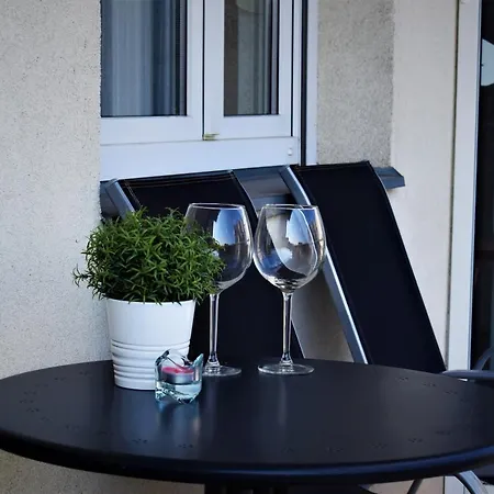 Cosy In Downtown With Free Garage Parking Apartament *