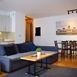 Apartament Cosy In Downtown With Free Garage Parking Budapesta