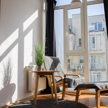 Cosy In Downtown With Free Garage Parking *