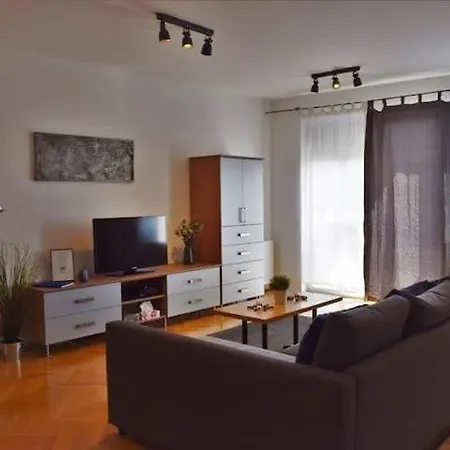 Cosy In Downtown With Free Garage Parking * Budapest