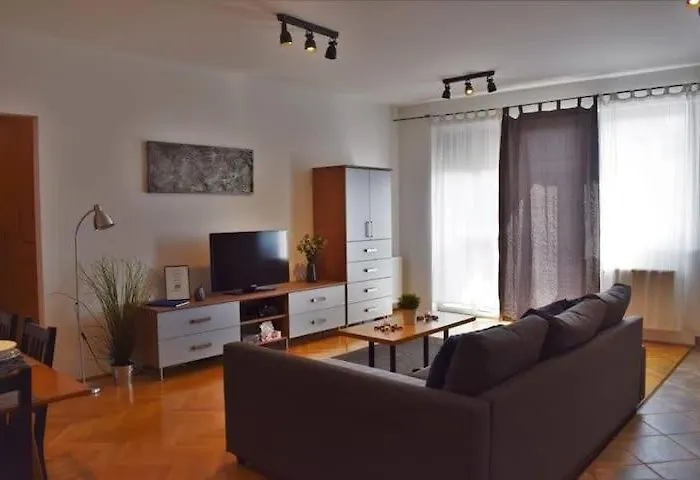 Cosy In Downtown With Free Garage Parking * 부다페스트